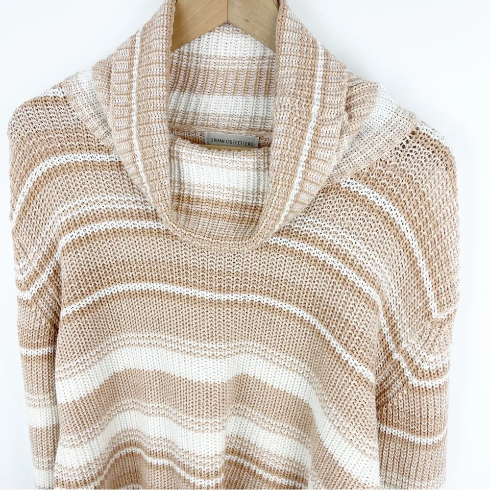 Urban Outfitters Mackenna Striped Sweater Size Large